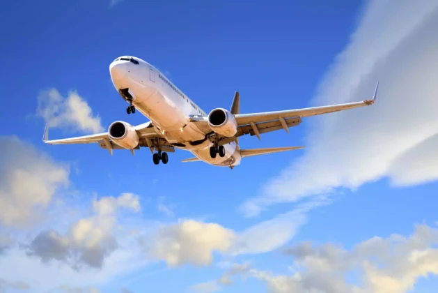 Aerodynamics Uncovered: Why Airplanes Can Soar While Cars Can’t